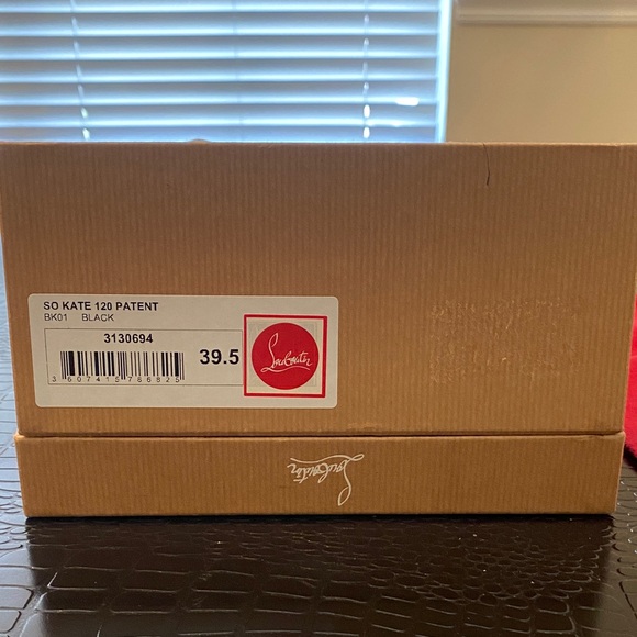 Christian Louboutin Glossy Black Heels with Red Sole - Picture 3 of 13